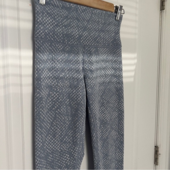 Lululemon  Wunder Under High-Rise Tight 28" size 6 - Picture 7 of 12